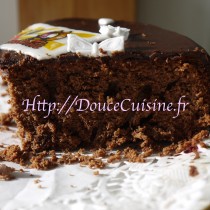 Gâteau au yaourt et son glaçage chocolat