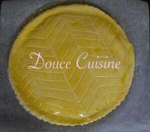 Galette des rois à la crème de frangipane (recette de Cyril Lignac)