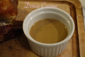 Pintade rôtie sauce foie gras.