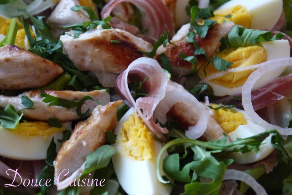 Salade Fraîche et Savoureuse au Poulet