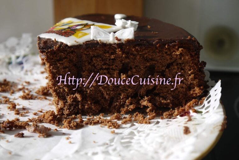 Gâteau au yaourt et son glaçage chocolat