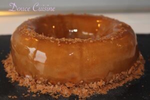 Couronne glacée chocolat frambroise glaçage caramel